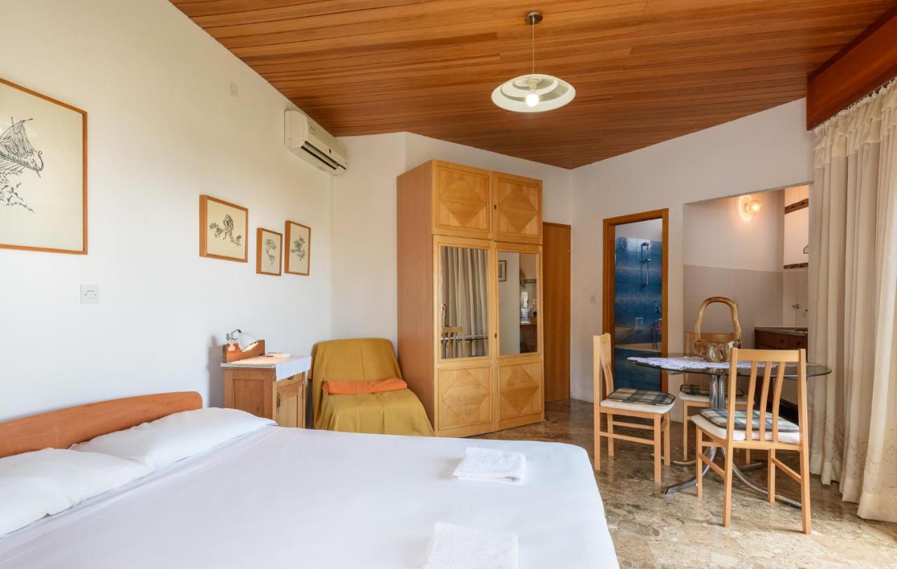 Fio'S Hotell Hvar Town Exteriör bild
