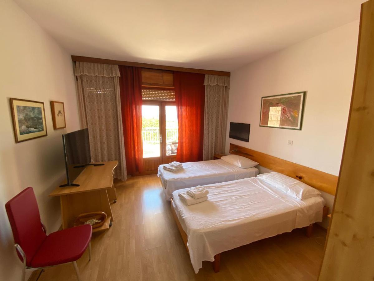 Fio'S Hotell Hvar Town Exteriör bild